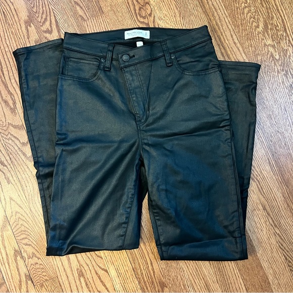 NWOT Abercrombie Curve Love High Rise Super Skinny Jean - Size 30 - Picture 2 of 6